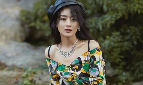 Thăng cấp về thời trang nhưng bộ ảnh ELLE của Triệu Lệ Dĩnh bị chê quê mùa và không hợp thời